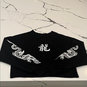 SHEIN Black Dragon Print Kids Croptop